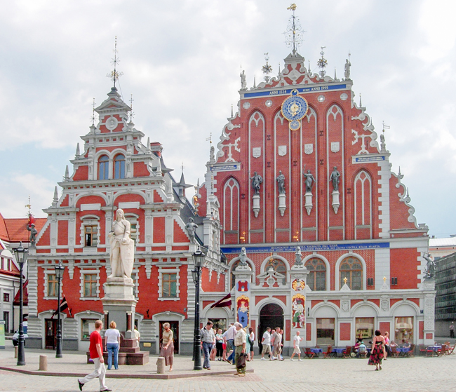 International Travel Experts' The Baltics FAM includes a walking tour of the city with a visit to The House of the Blackheads in Riga, Latvia.