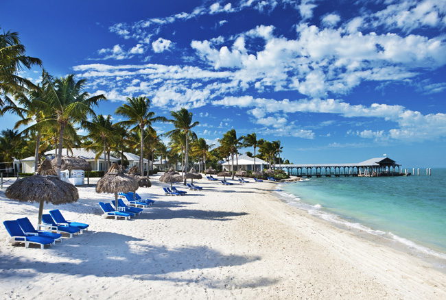 Pleasant Holidays' 2016/2017 United States and Canada sales brochure features popular North America travel destinations, including the Florida Keys. 
