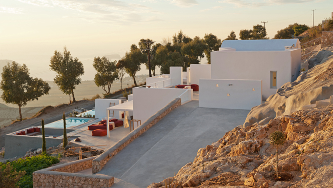 Santorini Heights, a luxurious 4-suite boutique villa, opened in late April in Santorini, Greece. 