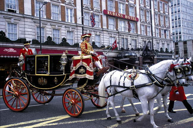 The Rubens at the Palace's Live like Royalty package features a horse-drawn carriage ride around London.
