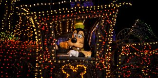 Disney's Electrical Parade returns to Disneyland January 2017. (Photo credit: Disneyland Resort.)