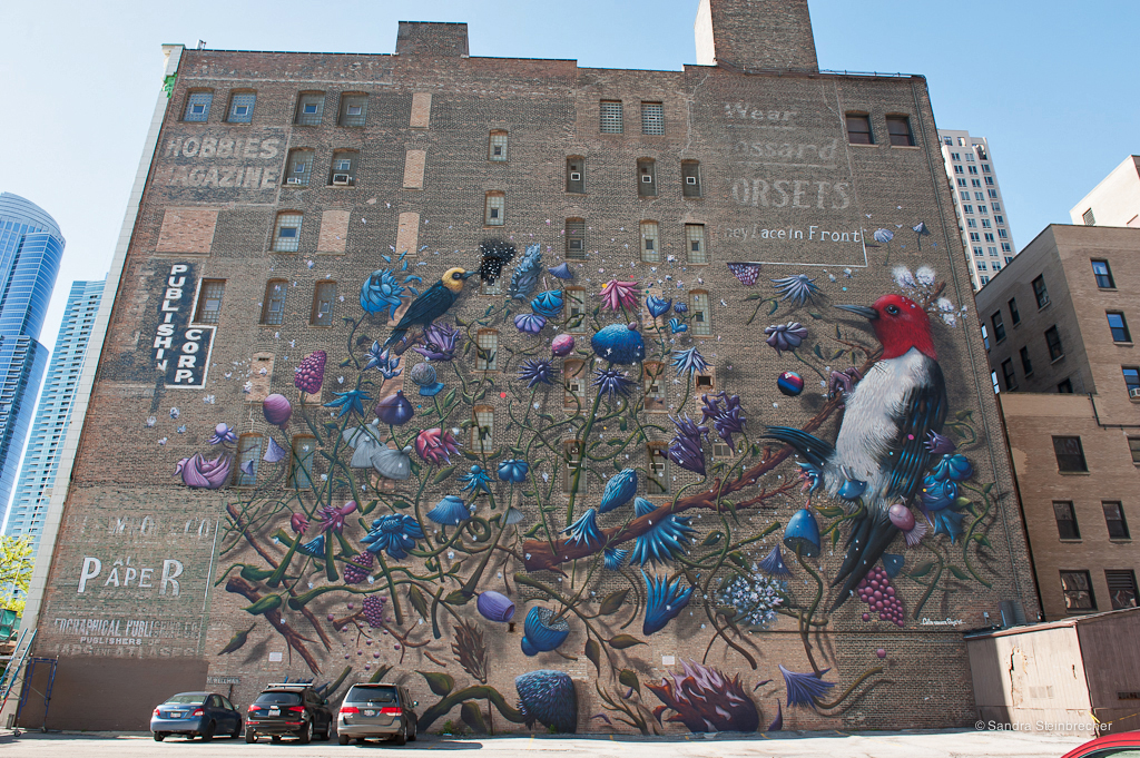 Guests of the Hilton Chicago can tour the larger-than-life murals along the nearby Wabash Arts Corridor.