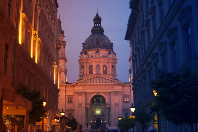 Sterling Vacations has a few space left on the spring 2017 departures of its Danube River Cruise FAM from Vienna to Budapest. (Photo credit: Larisa Birta) Sterling Vacations has a few space left on the spring 2017 departures of its Danube River Cruise FAM from Vienna to Budapest. (Photo credit: Larisa Birta)