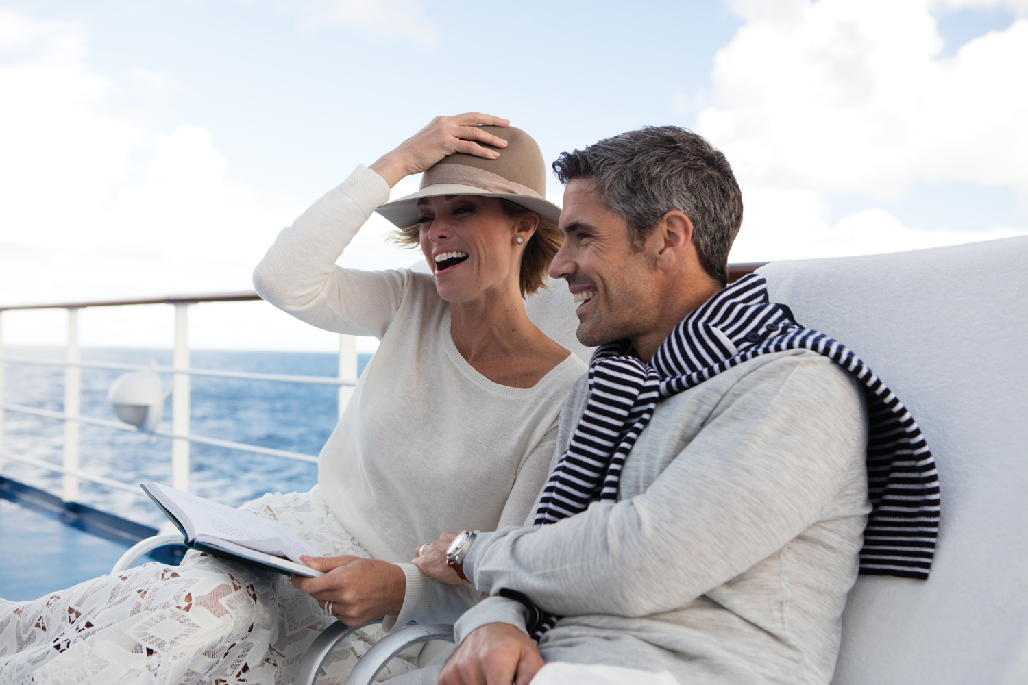 Regent Seven Seas Cruises is offering travel agents a gift card, valued up to $200, for each new 2017 Mediterranean or Alaska voyage they book.