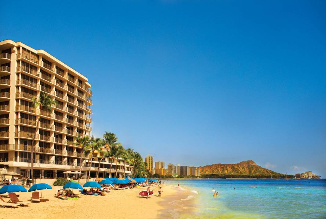 Travel agents can win a 4-night stay for two at Outrigger Reef Waikiki Beach Resort during Apple Vacations' 13th Annual Travel Agent Appreciation Month promotion. (Photo credit: Apple Vacations)
