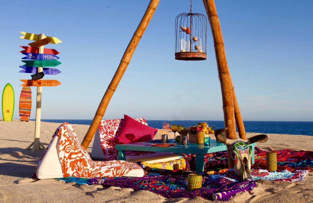 Las Ventanas al Paraiso, A Rosewood Resort's unique collection of summer experiences includes a four-course “gypsy dinner” of authentic Mexican dishes  in a beachfront encampment.