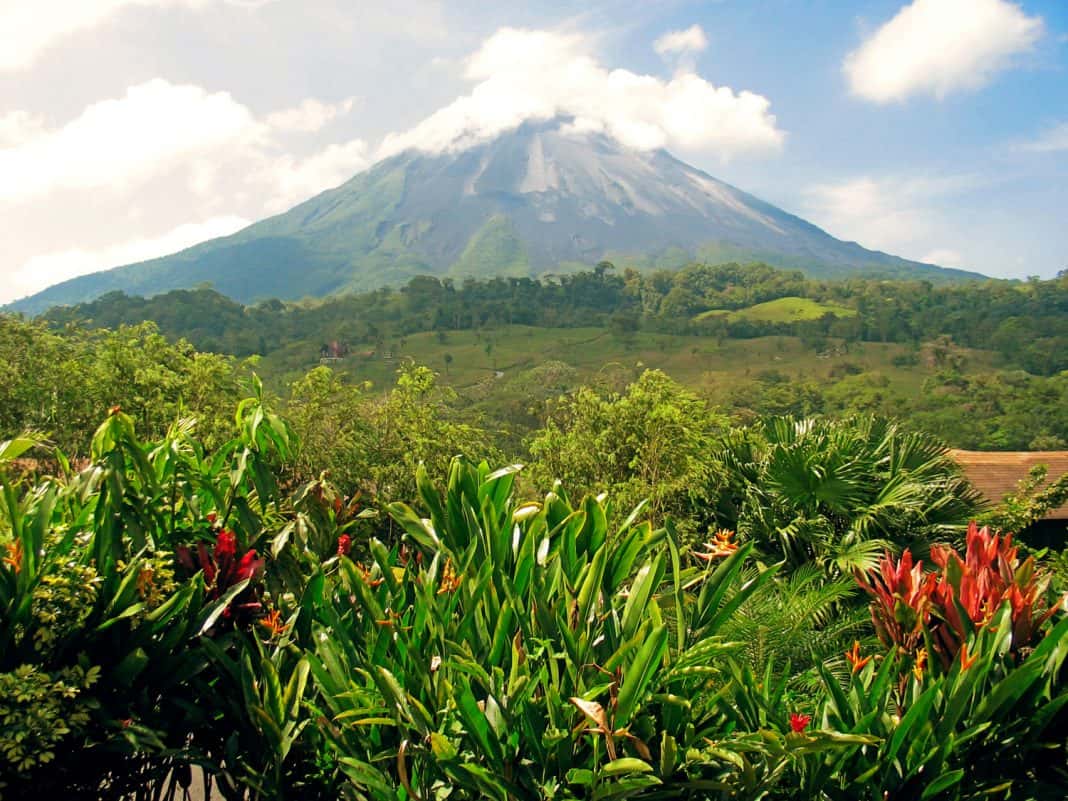 Guests can save up to $300 pp on Collette’s Costa Rica: A World of Nature small group tours.
