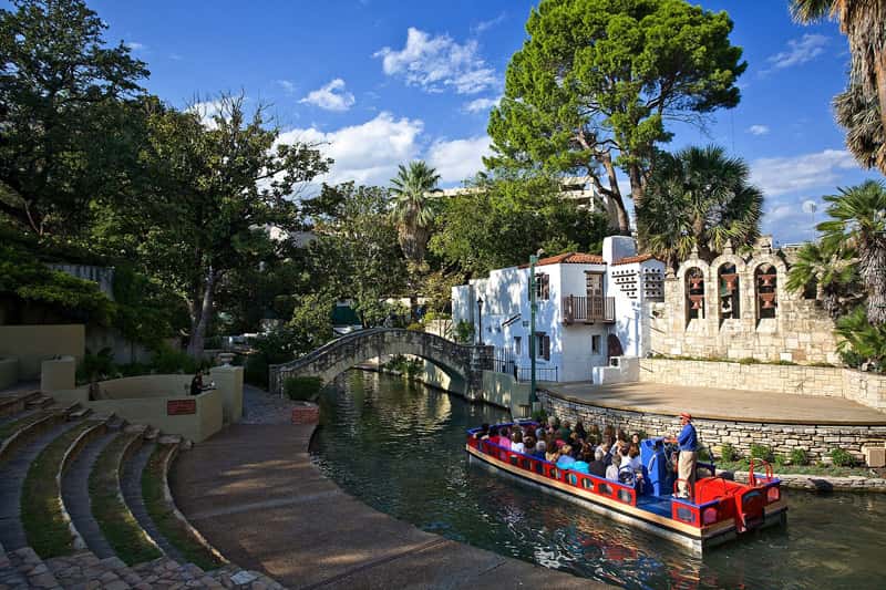 The San Antonio River Walk provides easy access to the city’s cultural hot spots, historic sites and other attractions. (Photo credit: VisitSanAntonio)