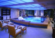 The therapy pool at the Canyon Ranch SpaClub on board Cunard’s Queen Mary 2.