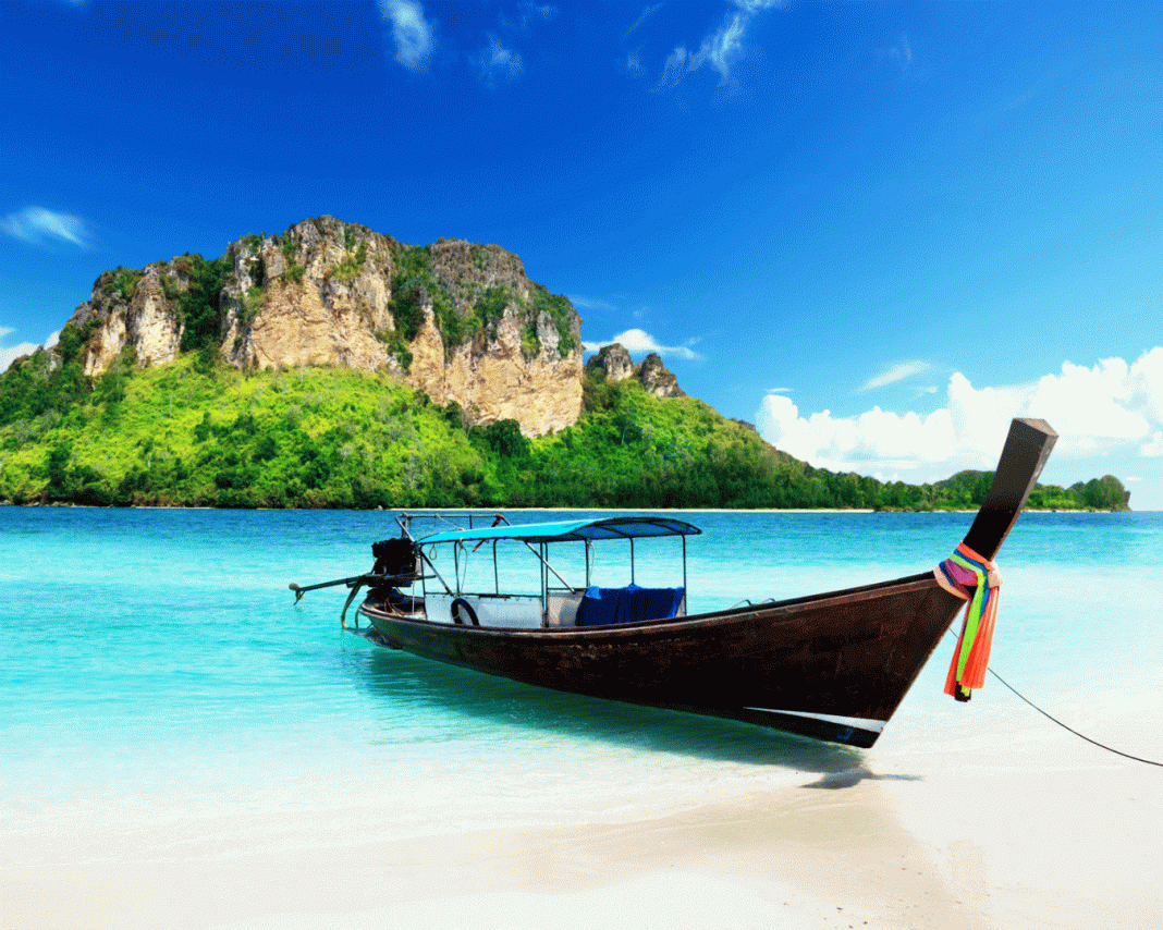 Lovebirds looking for a Thai getaway can enjoy views like this on a Friendly Planet Travel tour.