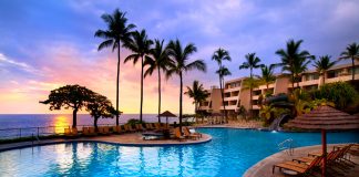 The Apple Vacations Hawaii SuperSale features perks from properties like the Sheraton Kona Resort & Spa at Keauhou Bay.