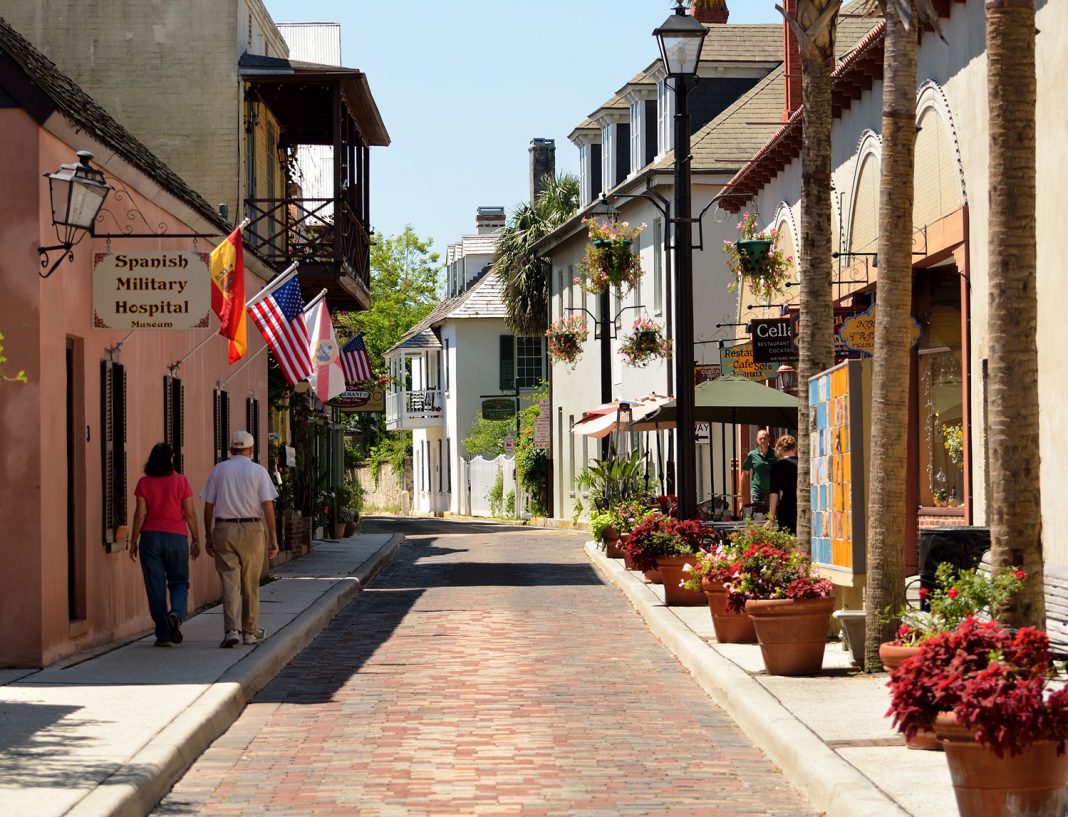 The Undiscovered Florida guide introduces readers to cities like St. Augustine, America's oldest permanent European settlement.