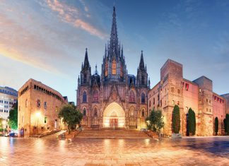 Agents booking through TravelBound can recommend faith-based clients visit the Barcelona Cathedral.