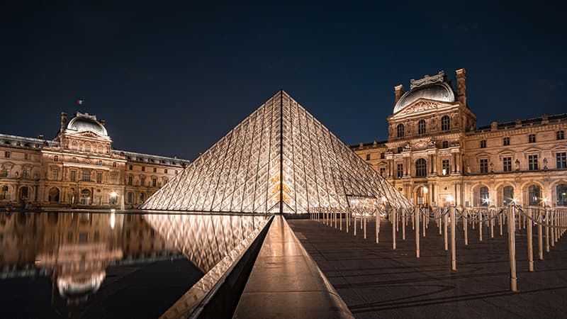 Louvre Remains Closed Following Jewelry Heist Louvre
